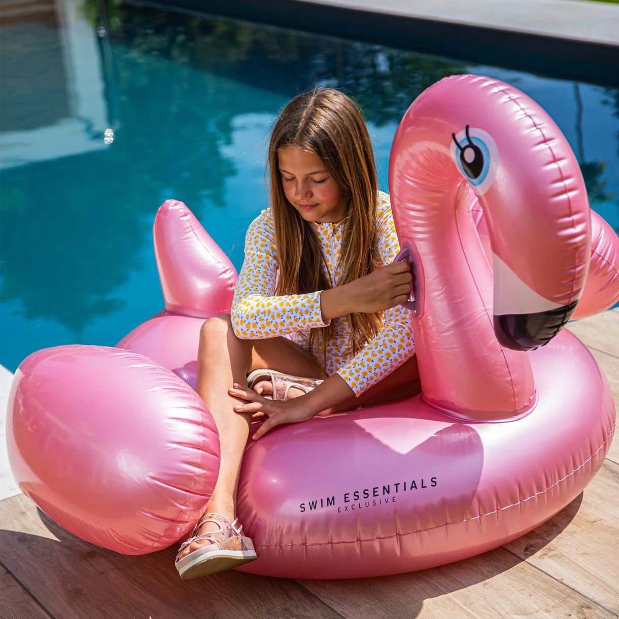 Rose Gold Flamingo Ride-on 150 cm by Swim Essentials