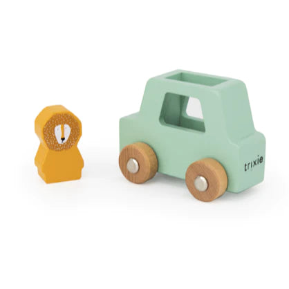 Wooden animal car set by Trixie