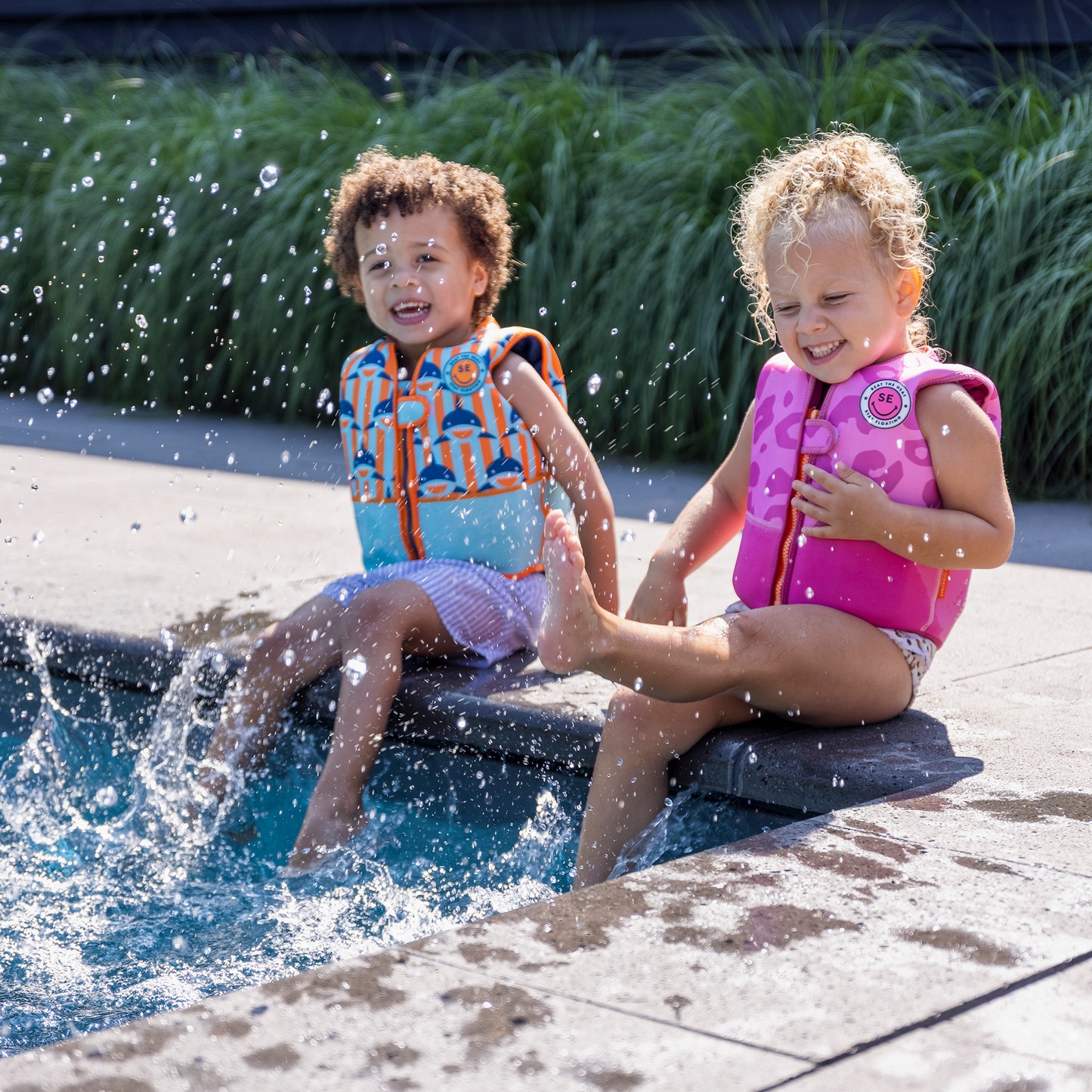 Neon Pink Leopard Swimming Vest 3-6 years 18-30 kg by Swim essentials