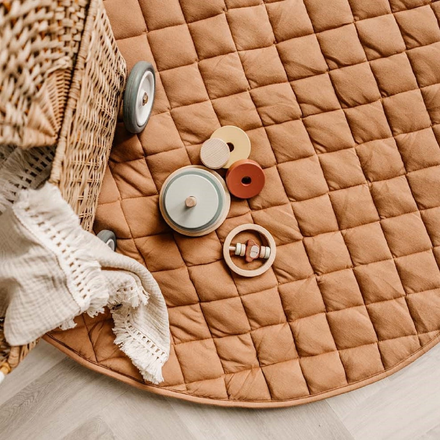 Organic Soft Baby Play Mat and Storage Bag – Tawny Brown by Play and Go
